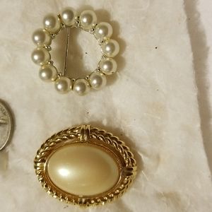 2 pearl brooches
